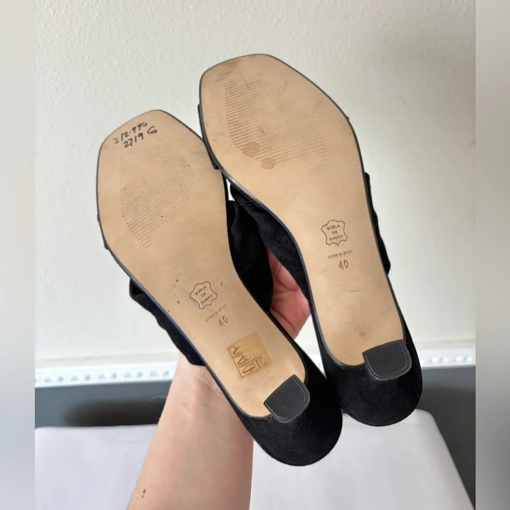 NEW Anyi Lu Alicante Kitty Black Suede Knot Kitten Heeled Sandals Size 40 / 9